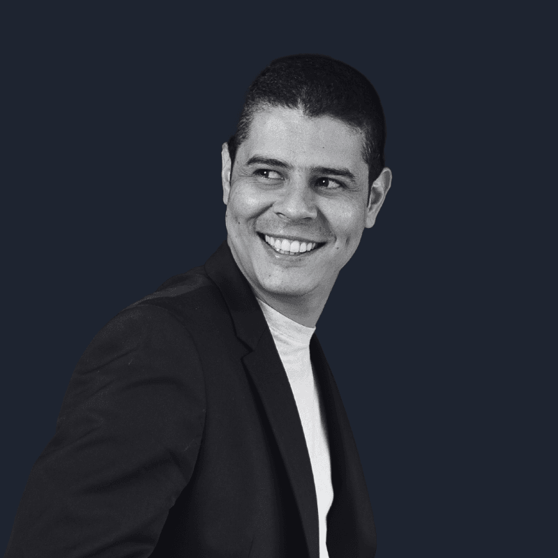 Foto de Julián Higuita, consultor y cliente de ZOF Creativos